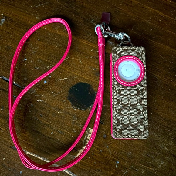 Coach i-pod cover & 1st generation i-pod shuffle. - Picture 1 of 5